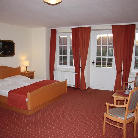 Altes Gutshaus-Federow Hotel Buitenkant foto